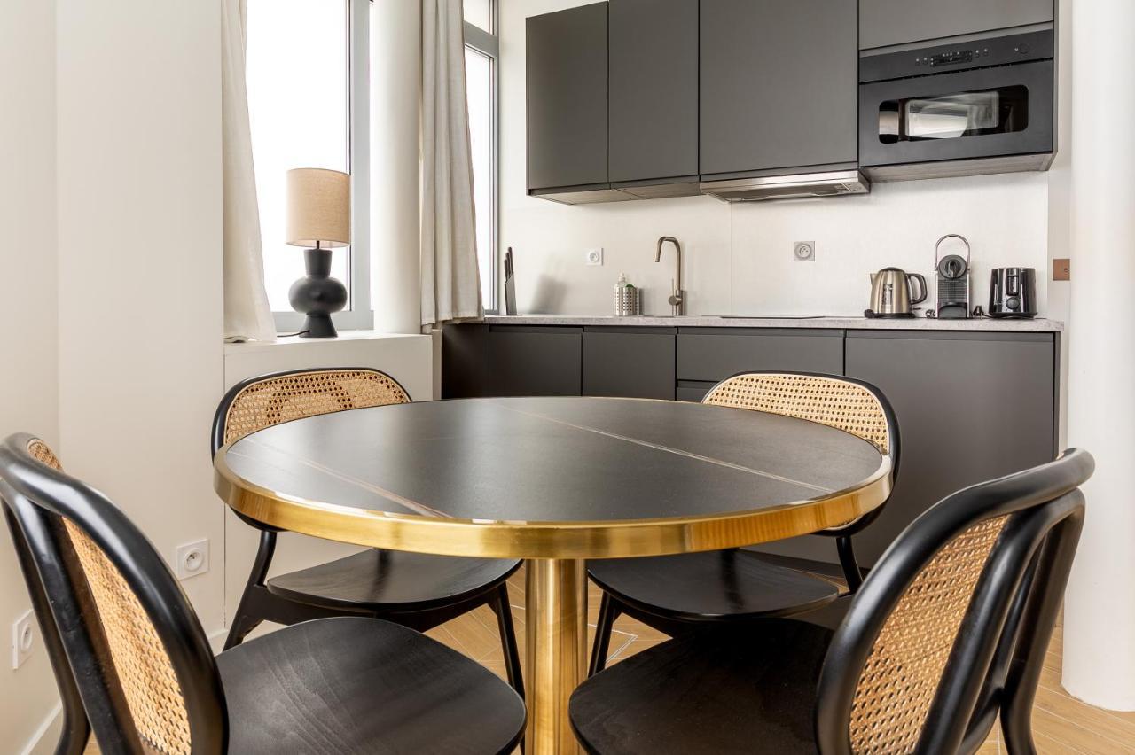 Lovely Apartment Close To Eiffel Tower Париж Екстериор снимка